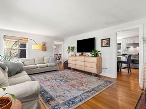 11 Woodbridge Rd, North Andover MA 01845