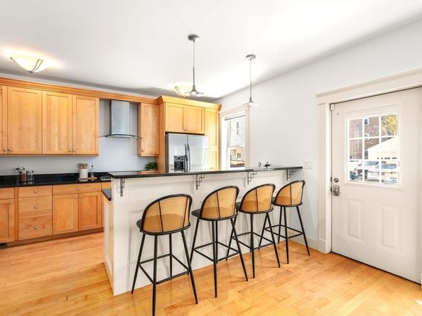 11 Vandine St 1, Cambridge MA 02141