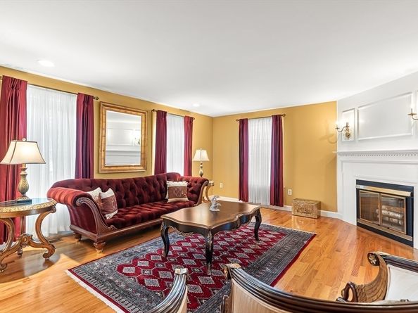 2 Liberty Ln, Lynnfield MA 01940