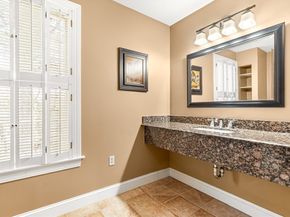 2 Liberty Ln, Lynnfield MA 01940