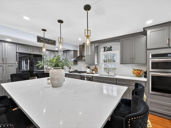 21 Pine Ave, Brockton MA 02301