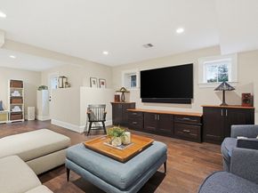 194 Lindbergh Ave, Needham MA 02494