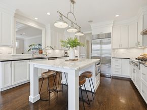 194 Lindbergh Ave, Needham MA 02494