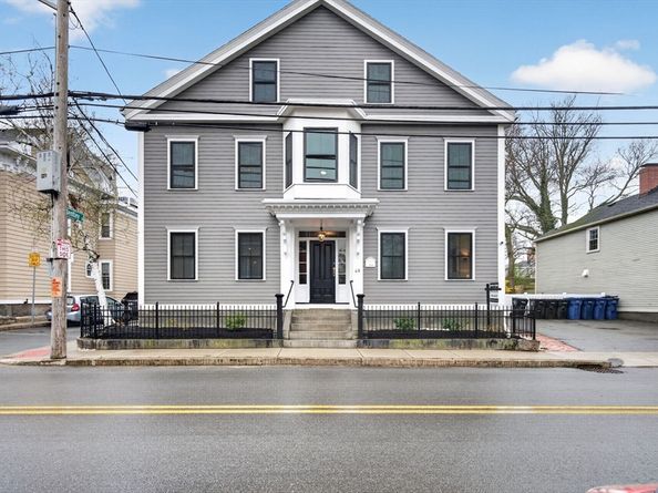 49 Essex St 1L, Salem MA 01970