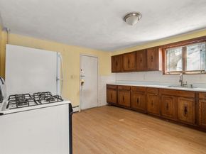 39 Hunting Street, Cambridge MA 02141