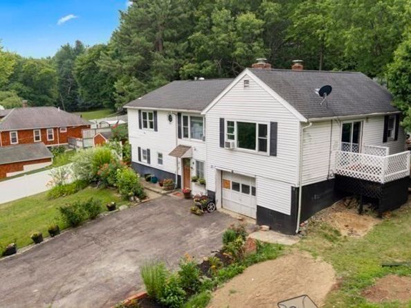 21 N Steele St, Worcester MA 01607