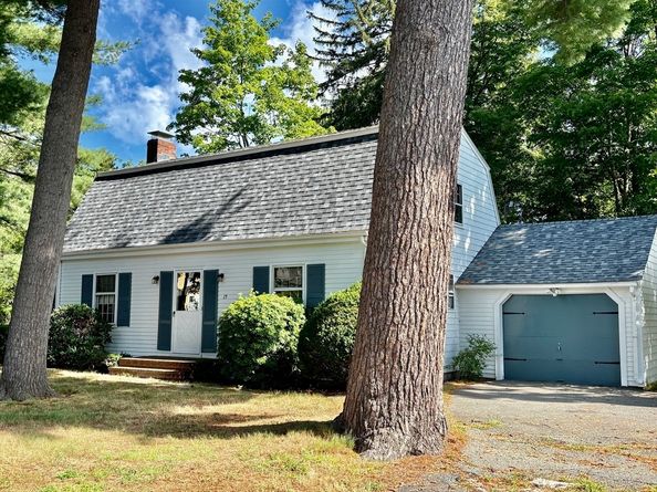 15 Richards St, Dedham MA 02026