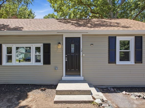 12 Elizabeth St, Stoughton MA 02072