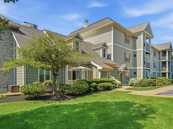 59 Walpole St 117, Canton MA 02021