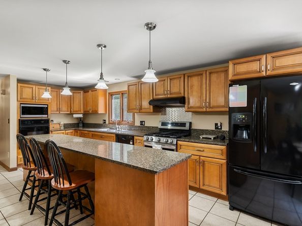 229 Tispaquin St, Middleboro MA 02346