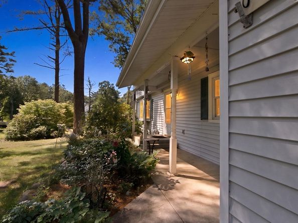 10 Roberta Dr, Wareham MA 02532