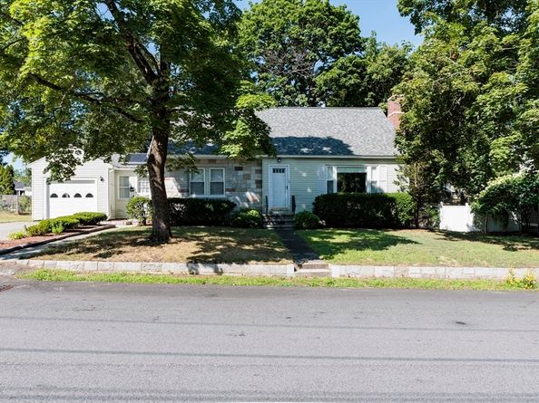 10 Marinel Ave, Chelmsford MA 01863