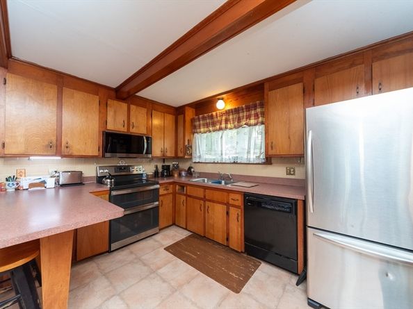 28 Highland St, Southborough MA 01772