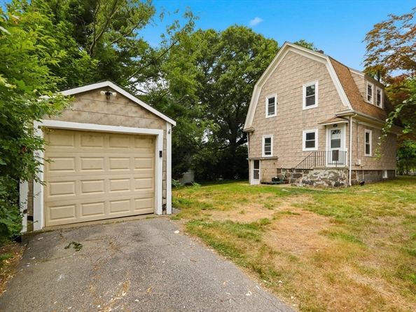 34 Common St, Braintree MA 02184