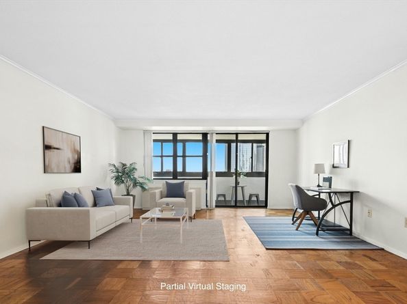 9 Hawthorne Pl 15H, Boston MA 02114