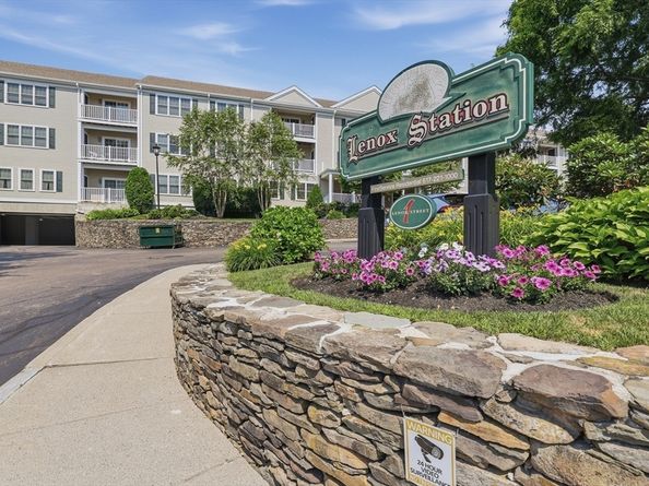 1 Lenox St 304, Norwood MA 02062