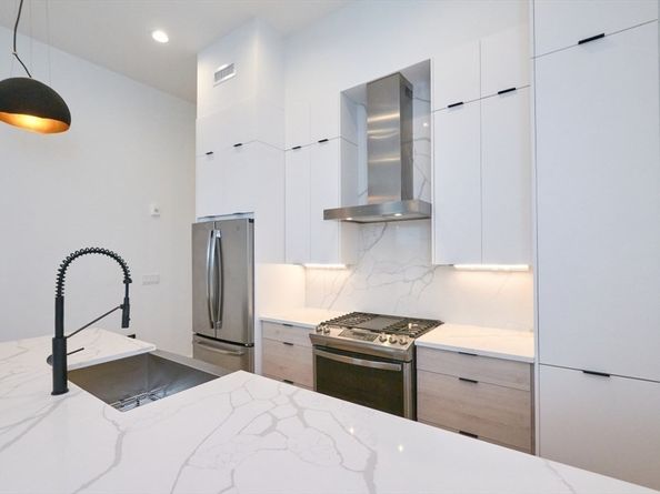 360 Meridian St 5, Boston MA 02128