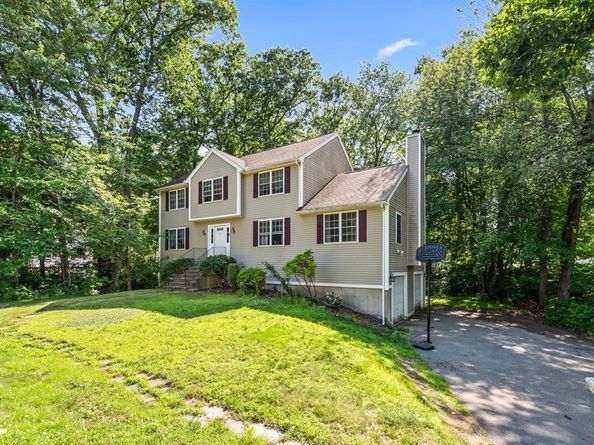 4 Commonwealth Ave, Auburn MA 01501