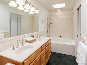 517 Ortega Street, San Francisco CA 94122