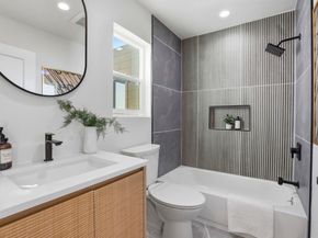 15 Venus Street, San Francisco CA 94124