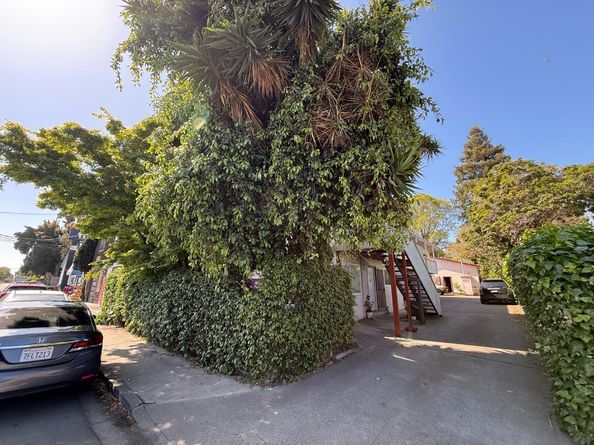 1879 Woodland Avenue, East Palo Alto CA 94303