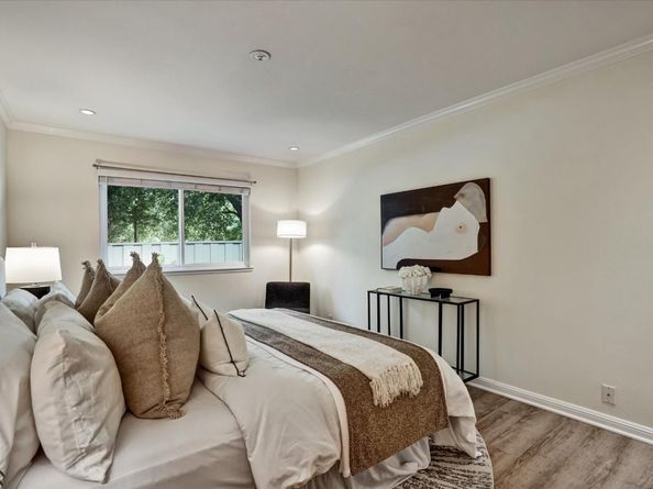 1070 Mercedes Avenue 2, Los Altos CA 94022