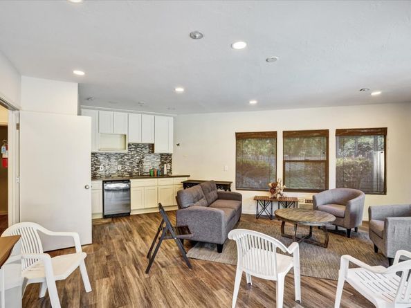 1070 Mercedes Avenue 2, Los Altos CA 94022