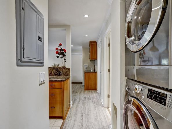 1070 Mercedes Avenue 2, Los Altos CA 94022