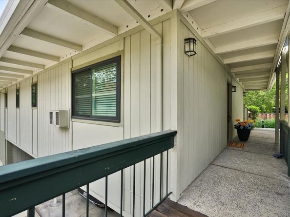 1070 Mercedes Avenue 2, Los Altos CA 94022