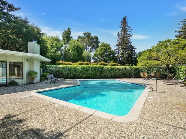 1070 Mercedes Avenue 2, Los Altos CA 94022