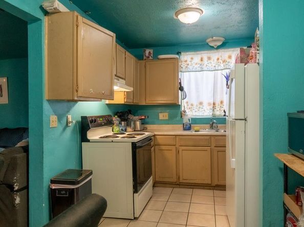 950 72nd Avenue, Oakland CA 94621