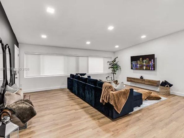 17621 NE 7th Avenue, Miami FL 33162