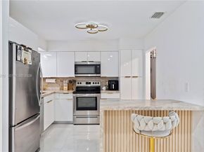 706 N 32nd Court, Hollywood FL 33021
