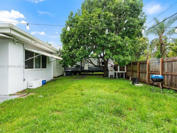 706 N 32nd Court, Hollywood FL 33021