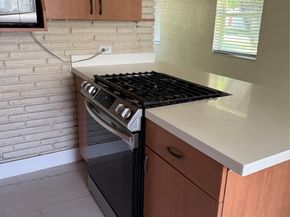 925 N 32nd Avenue, Hollywood FL 33021