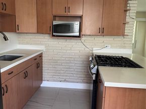 925 N 32nd Avenue, Hollywood FL 33021