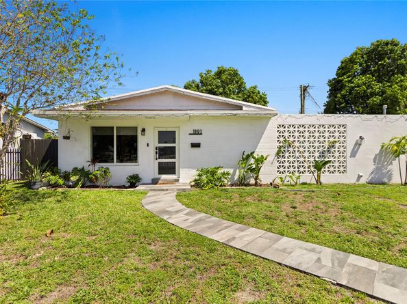 1191 NW 179th St, Miami FL 33169