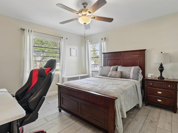4491 Willow Pond Road Apt B, West Palm Beach FL 33417