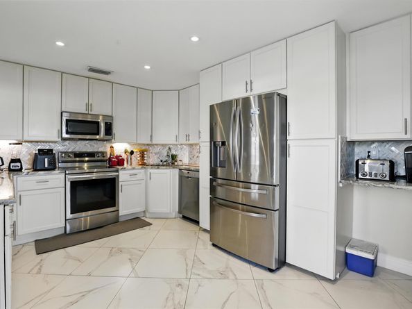 4491 Willow Pond Road Apt B, West Palm Beach FL 33417