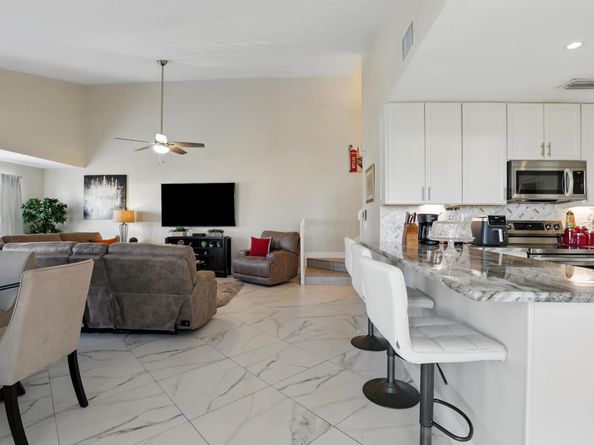 4491 Willow Pond Road Apt B, West Palm Beach FL 33417