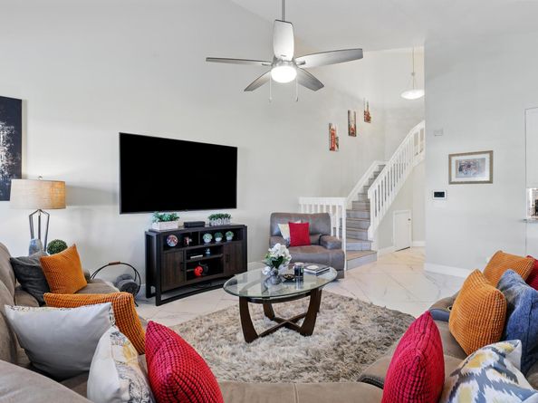 4491 Willow Pond Road Apt B, West Palm Beach FL 33417
