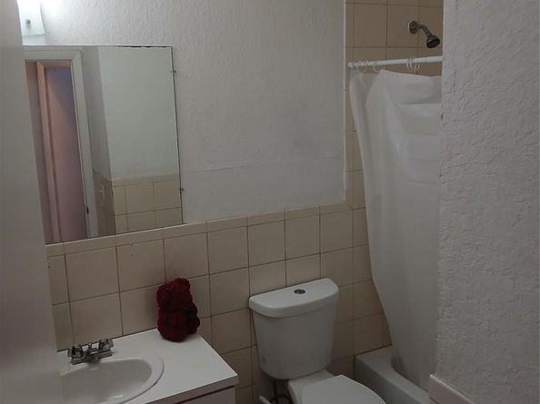 1371 NW 51st Ter, Miami FL 33142