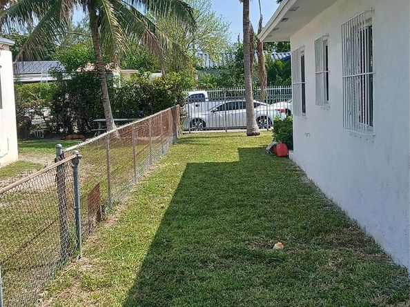 1371 NW 51st Ter, Miami FL 33142