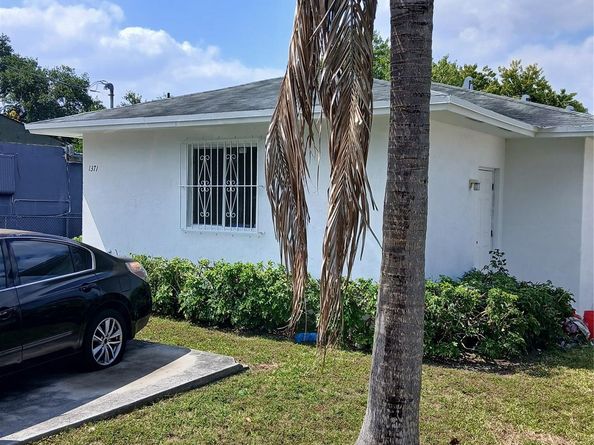1371 NW 51st Ter, Miami FL 33142