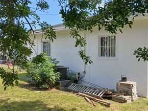 1371 NW 51st Ter, Miami FL 33142