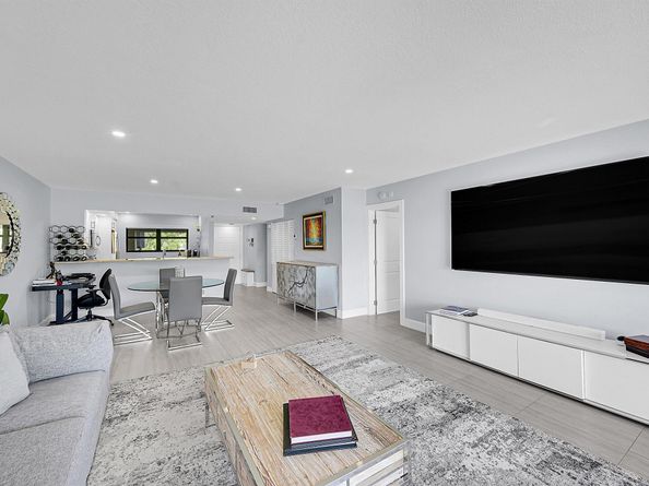 12870 Briarlake 201 Drive 201, Palm Beach Gardens FL 33418