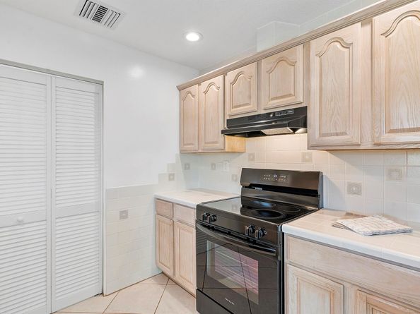 6711 Franklin Street, Hollywood FL 33024