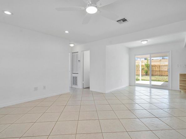 6711 Franklin Street, Hollywood FL 33024