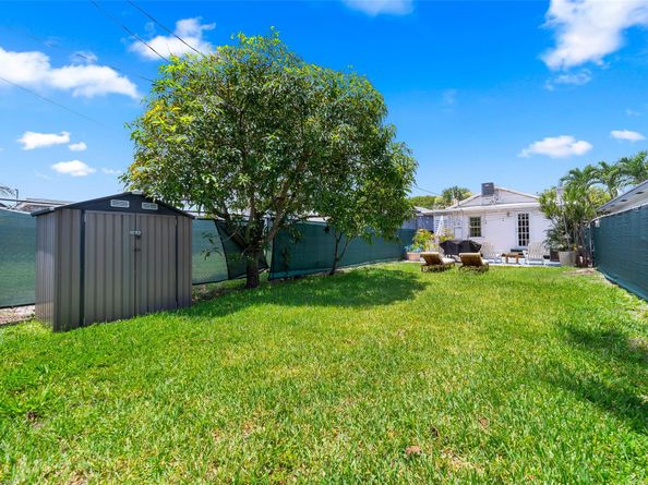 422 N H St, Lake Worth Beach FL 33460