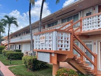 815 SW 10th Ter